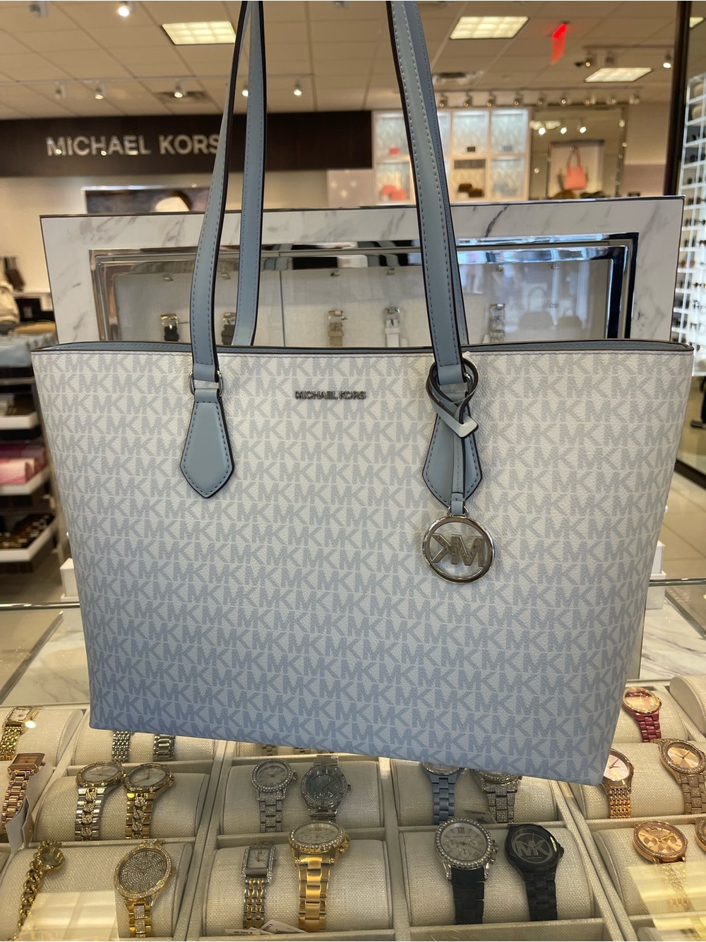 MICHAEL MICHAEL KORS SHEILA
CARNATION LG Multifunctional TOTE bag
Pale Ocean
NWT